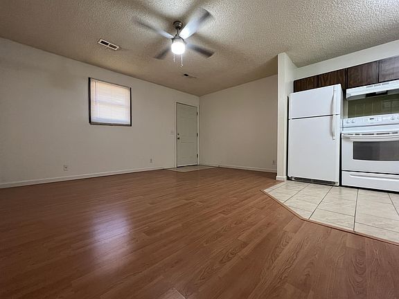 4th image of 2204 N Campus Dr #3