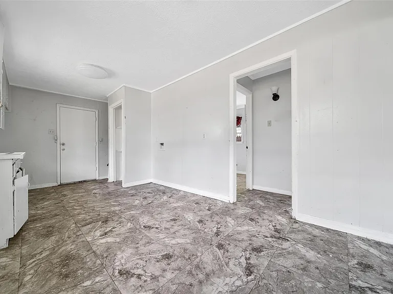 2310 Kabee St — Photo 7