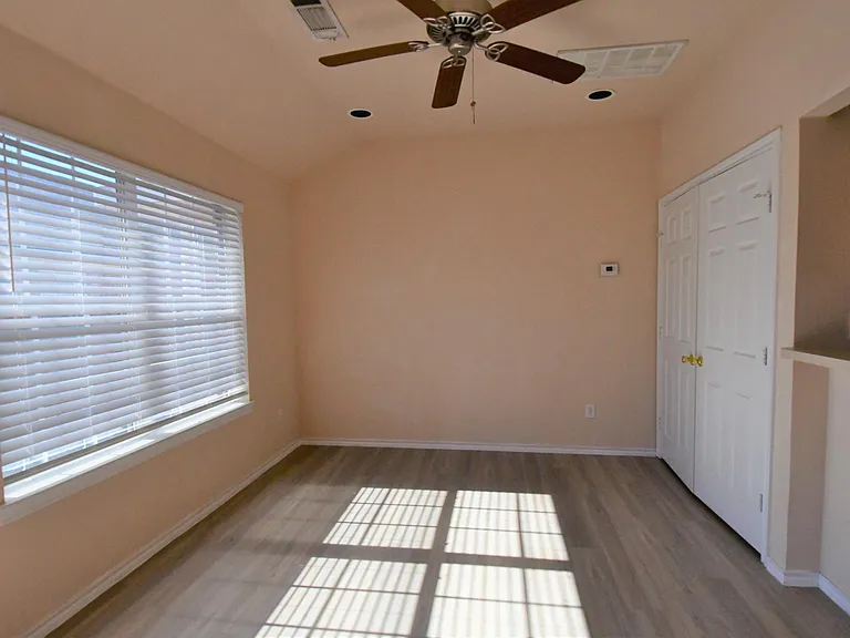1302 Maple St #1002 — Photo 8