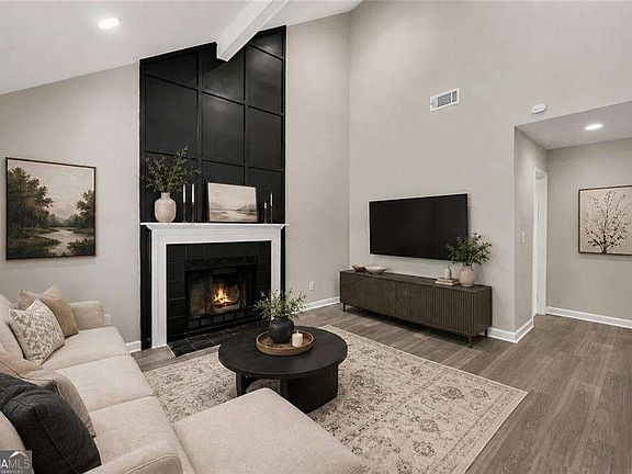 5th image of 1044 Autumn Crest Ct