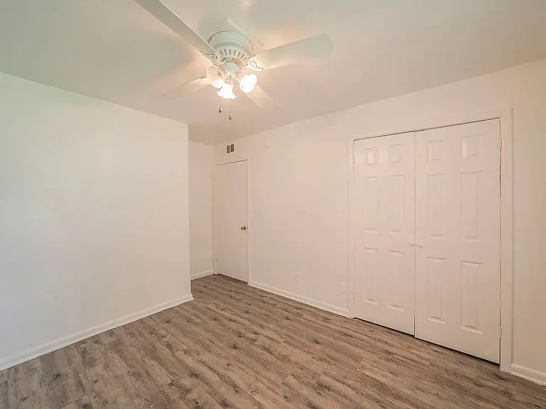 5520 Trail Lake Dr — Photo 8