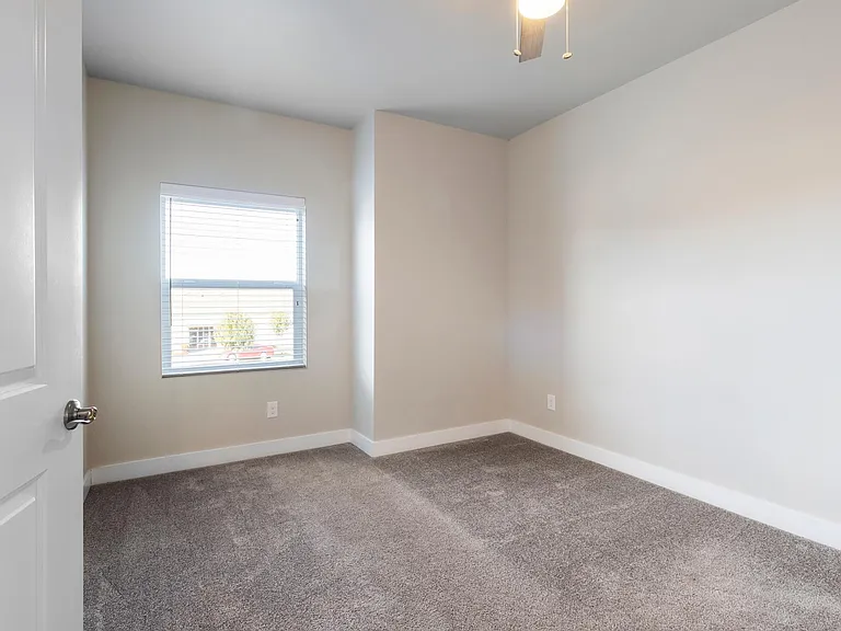 Arbor Crest Apartments — Photo 17
