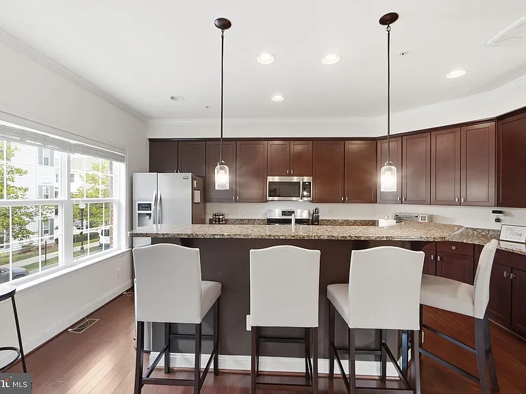 820 Ryan St — Photo 5