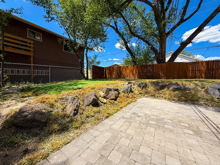 625 S Lone Tree Rd — Photo 18