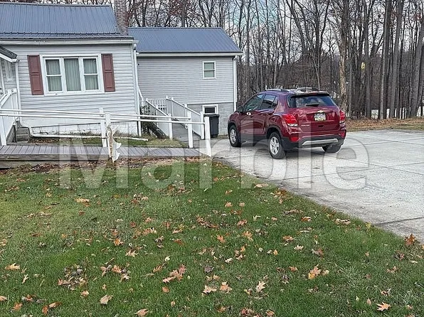 1410 W 2nd St, Cresson, PA 16630
