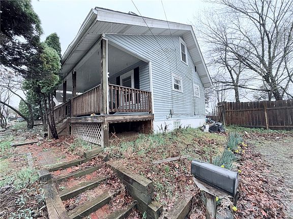 2nd image of 1282 Sawyer Ave