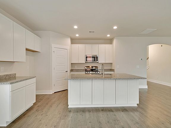103 S Commodore Wy Kitchen
