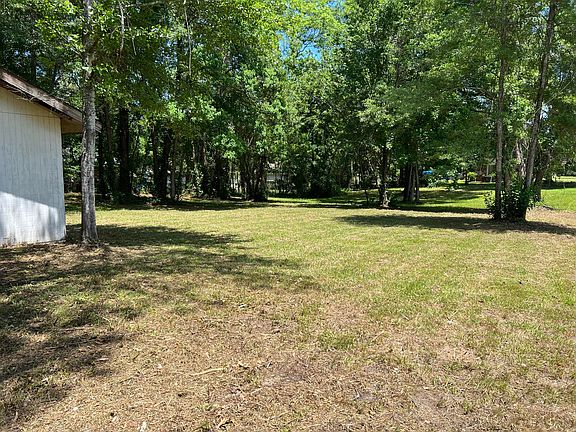 3rd image of 3308 Rosewood Dr