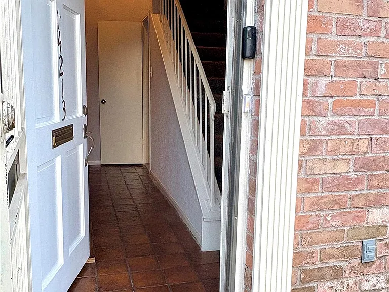 14213 Lost Meadow Ln — Photo 2