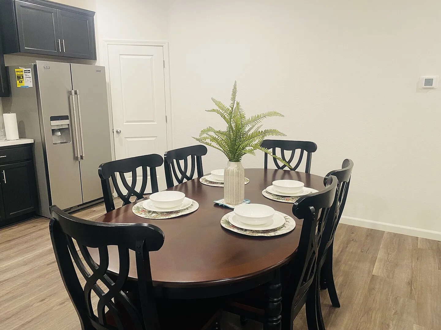 Brand new 4 bedroom fully furnished house in a very secured gated comm — Photo 4