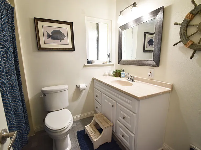 2824 Woodbine Ave — Photo 10