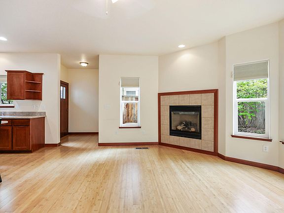 5th image of 60 N Mountain Ave