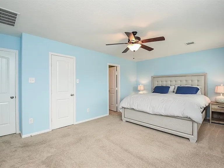 7002 Edwanna Ln — Photo 10