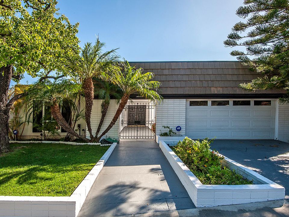 1st image of 18042 Coastline Dr