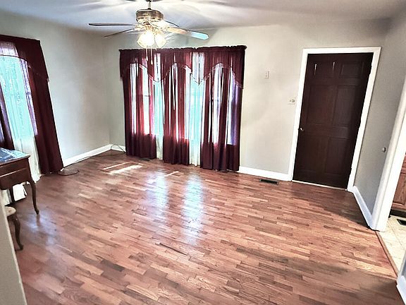 5th image of 533 Weaver St