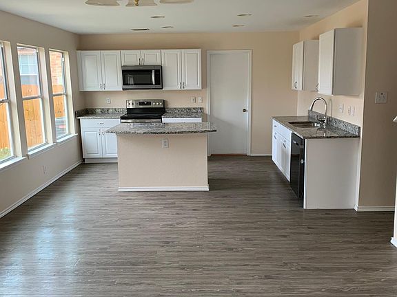 Completely Updated New Kitchen with Granite and Stainless!
