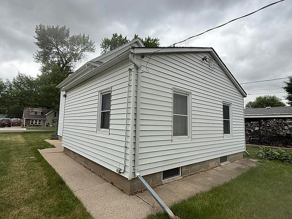 3rd image of 706 E 7th Ave