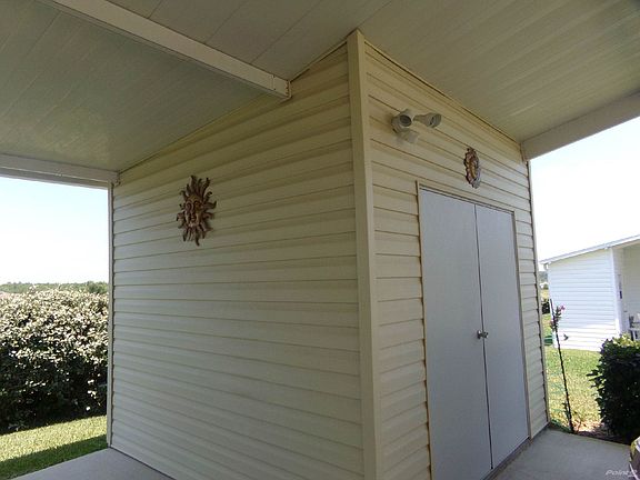 MEDIUM SIZE STORAGE SHED