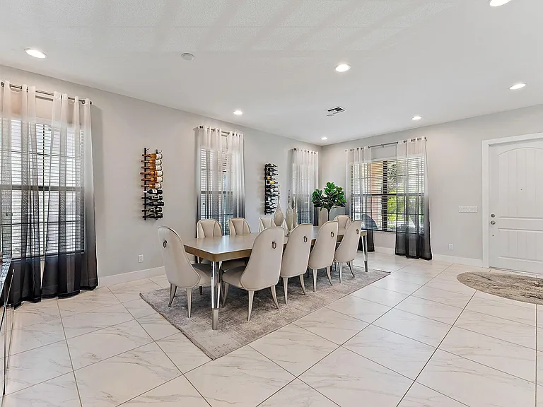 1077 Faulkner Ter — Photo 11