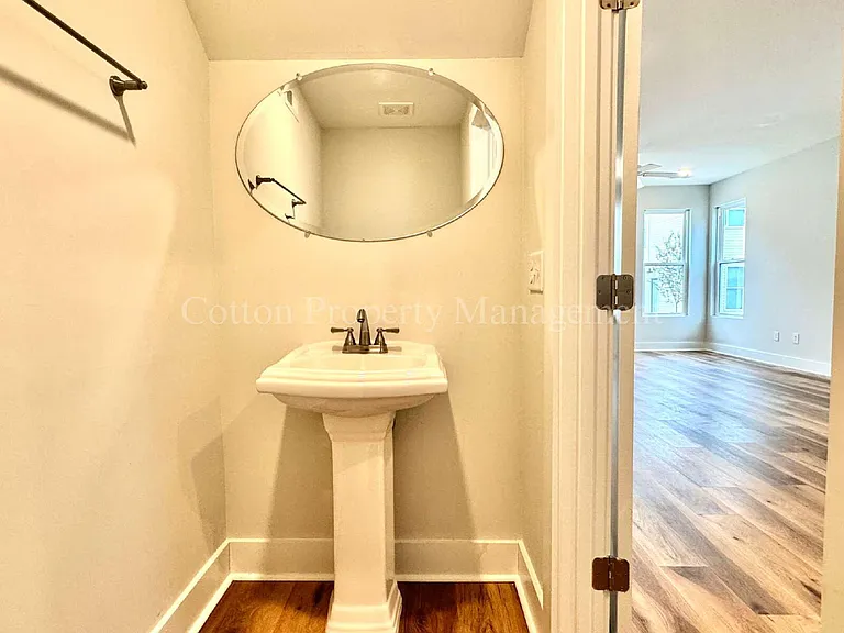 2852 Worth Dr #D — Photo 11