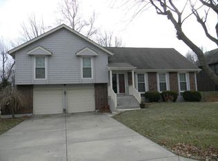 1121 NE Wild Plum Dr, Lees Summit, MO 64086