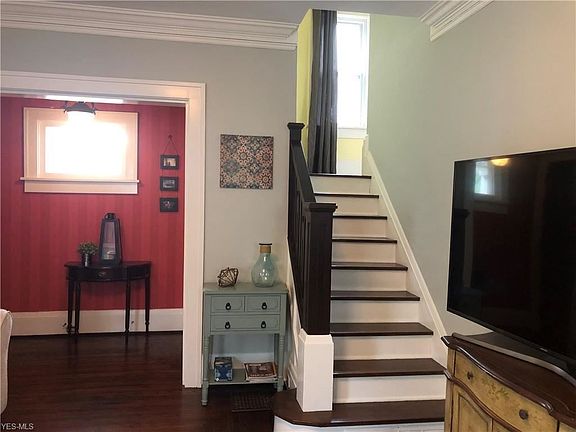 3rd image of 1637 Marlowe Ave