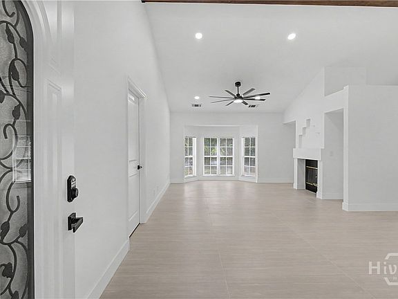 3rd image of 12 Cove Court
