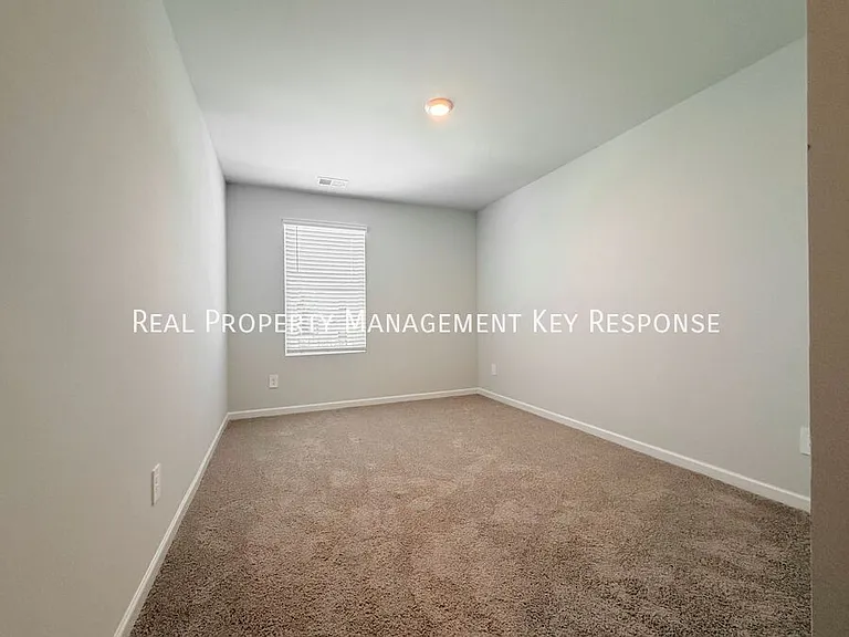 1004 Midpoint Ln — Photo 10