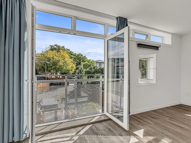 439 Winona Dr #C — Photo 15
