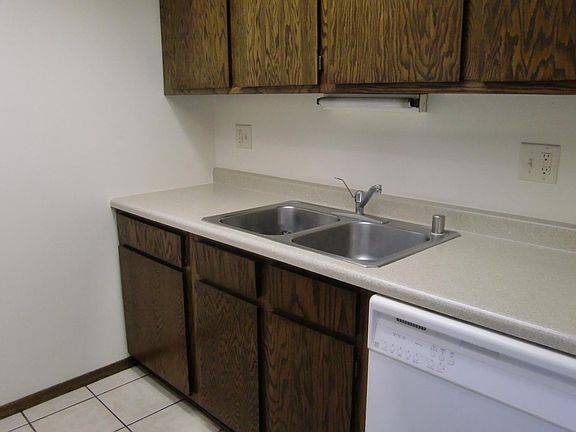 5th image of 1814 Greenway Cross APT 5