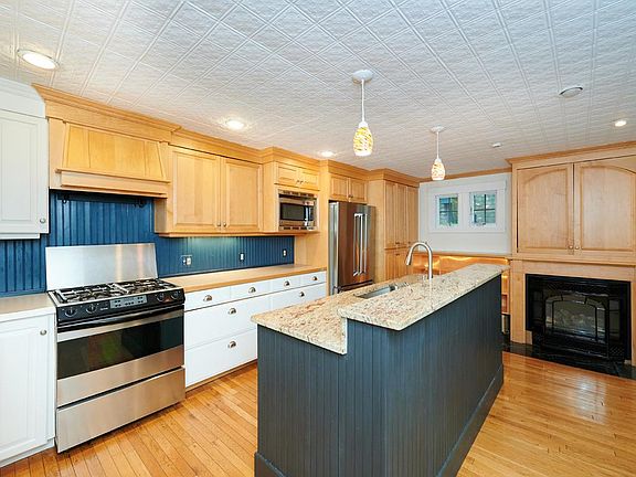 3rd image of 160 Allston St