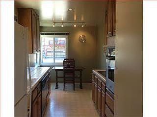 5th image of 880 Glenview Dr
