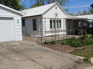 403 Grove St, Lena, IL 61048