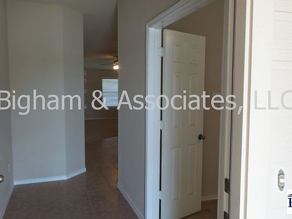 3rd image of 2708 Herrington Cv