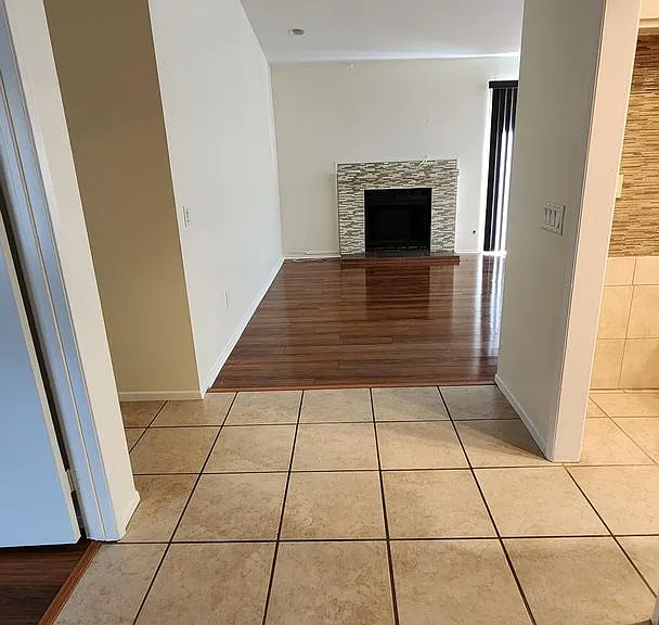 2529 Christine St — Photo 4