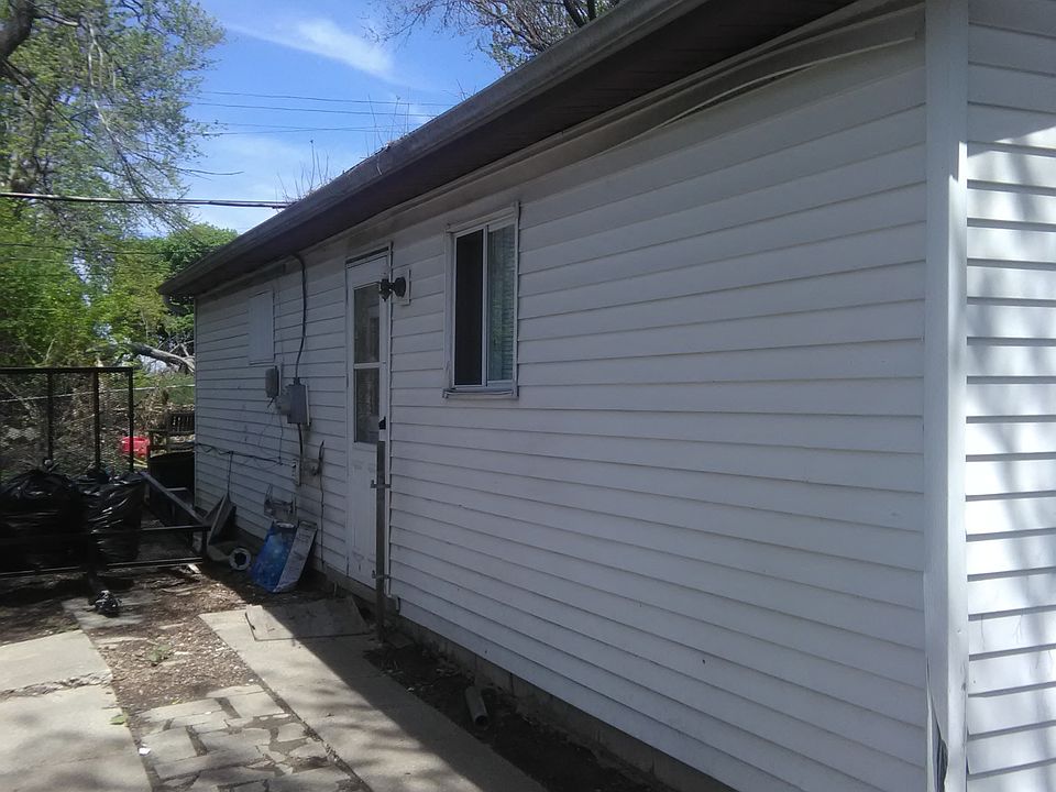 2nd image of 5104 5th St N