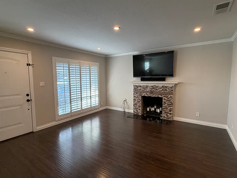 18456 Milmar Blvd — Photo 2