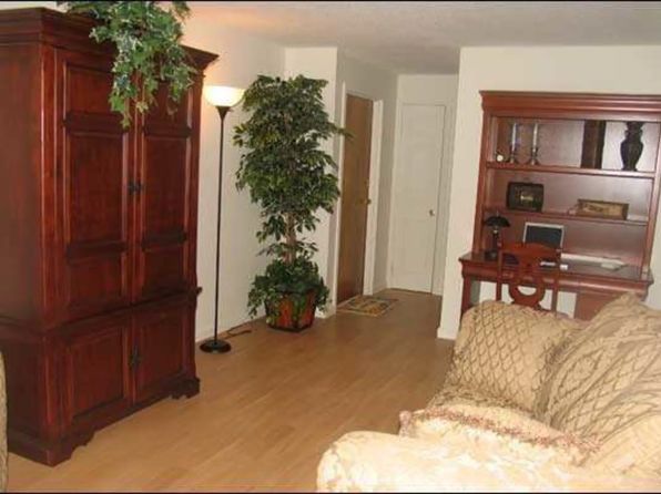 Brookside Commons, 556 King St, Bristol, CT 06010