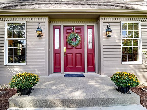 5th image of 14 Meadow Wood Dr