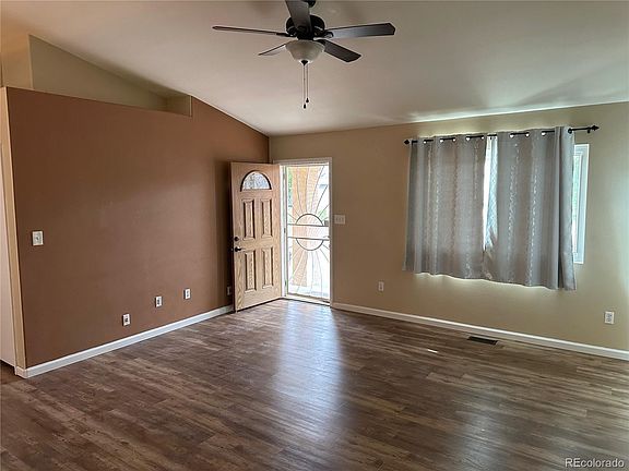 5th image of 189 E Falcon Dr