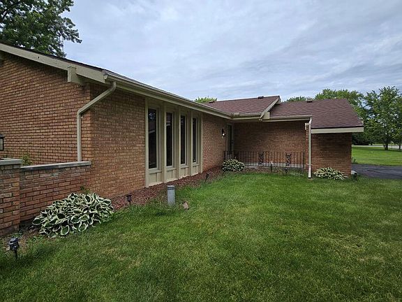 4th image of 6407 Floyd Dr