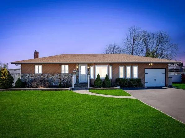 9 Ruth Boulevard, Commack, NY 11725
