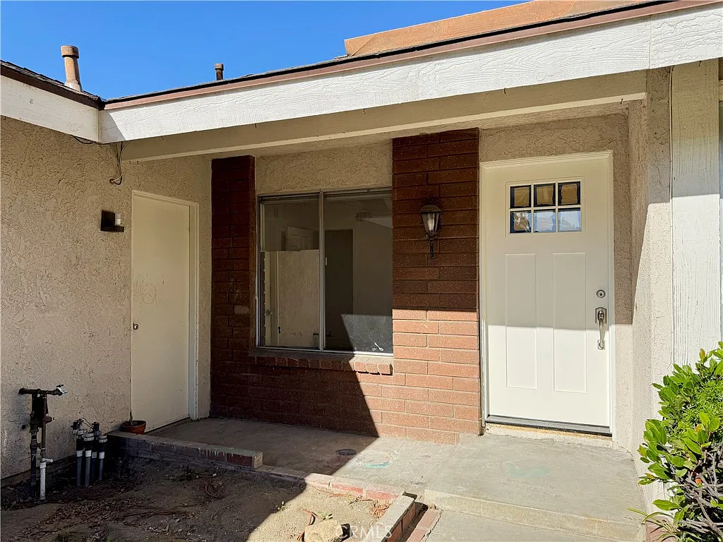 3 bed, 1436 sqft, $3,900 — Photo 2