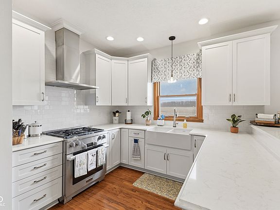 5th image of 3627 S Southway Dr