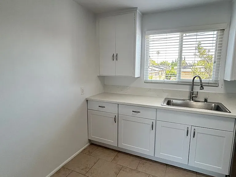 1957 Frank St / 2519 Virginia Ave — Photo 15