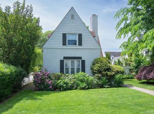 7 Garden Pl, Pelham, NY 10803