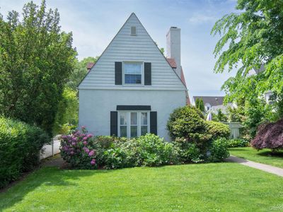 7 Garden Place, Pelham, NY, 10803
