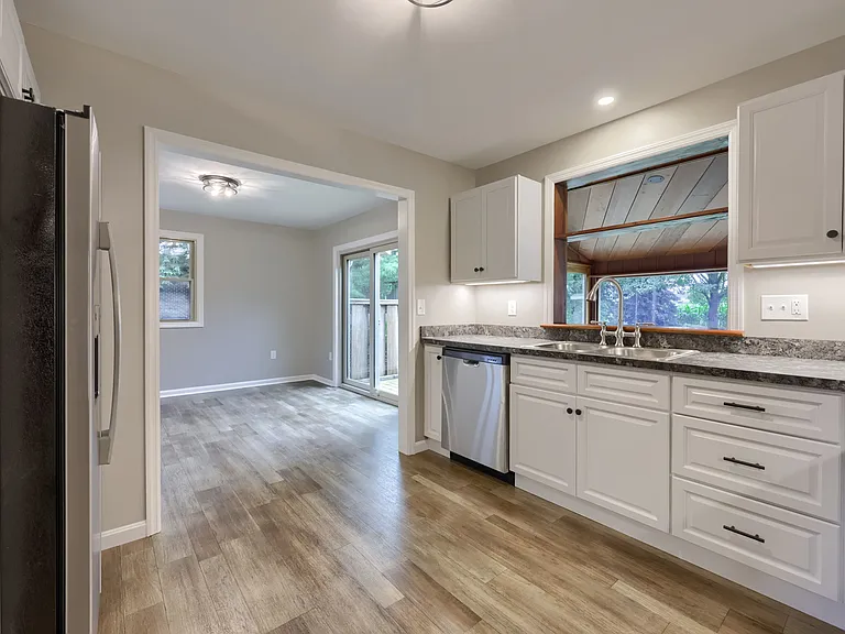 1738 W Main St #A — Photo 15