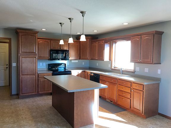 2nd image of 645 Strathmoor Dr