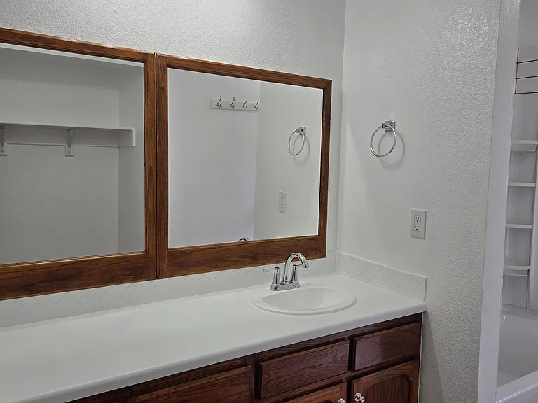 1408 Arlington Ave — Photo 15